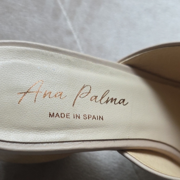 Elegant Beige Women's Mules - Picture 10 of 11